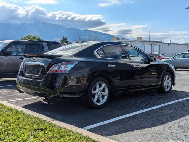Photo of 2014 Super Black Nissan Maxima