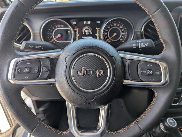 Photo of 2023 Bright White Clearcoat Jeep Gladiator