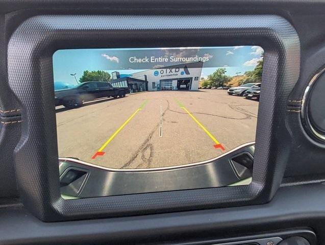 Photo of 2023 Bright White Clearcoat Jeep Gladiator