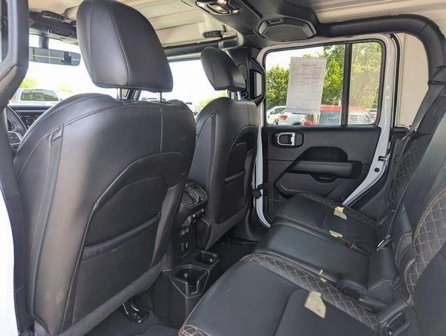 Photo of 2023 Bright White Clearcoat Jeep Gladiator