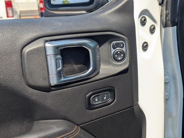 Photo of 2023 Bright White Clearcoat Jeep Gladiator
