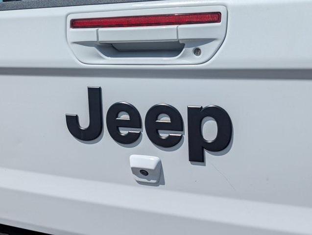 Photo of 2023 Bright White Clearcoat Jeep Gladiator