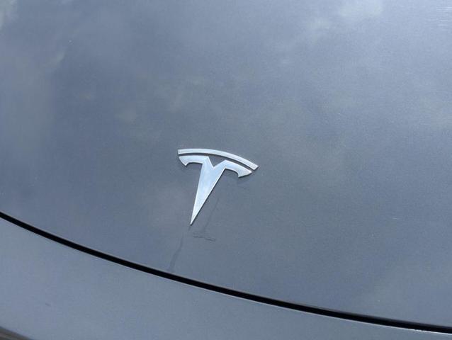 Photo of 2023 Gray Tesla Model Y