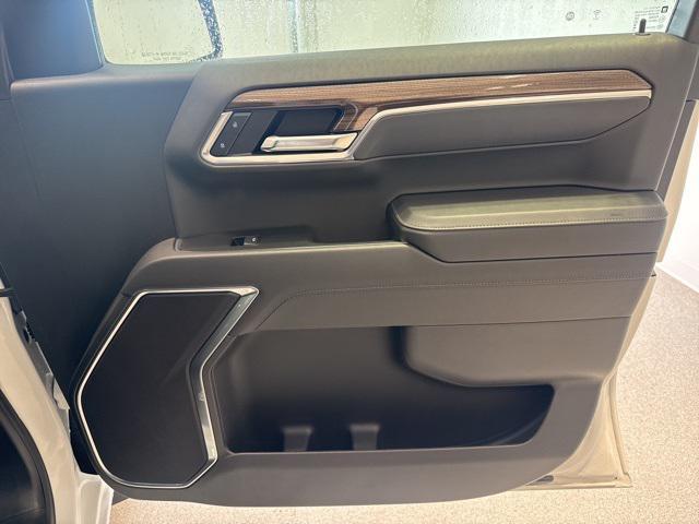 Photo of 2025 Summit White Chevrolet Silverado 1500