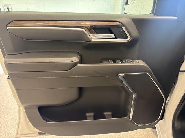 Photo of 2025 Summit White Chevrolet Silverado 1500