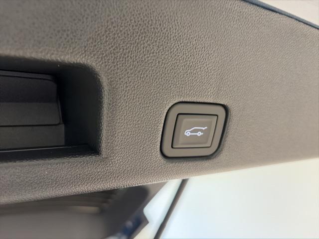 Photo of 2026 Lakeshore Blue Metallic Chevrolet Traverse
