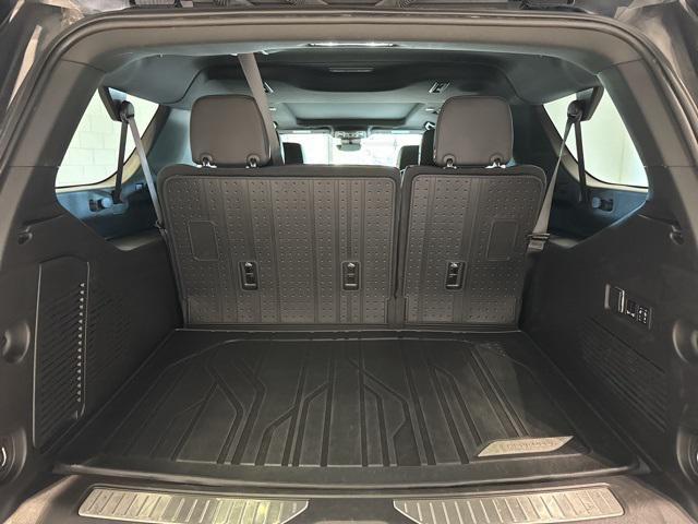 Photo of 2023 Black Chevrolet Suburban