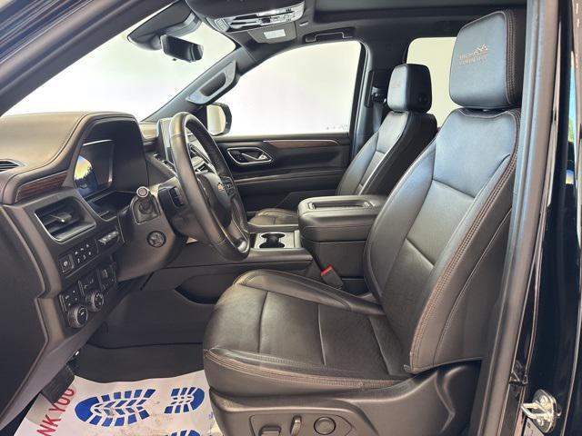 Photo of 2023 Black Chevrolet Suburban