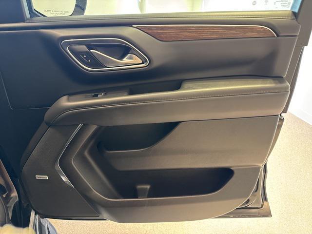Photo of 2023 Black Chevrolet Suburban