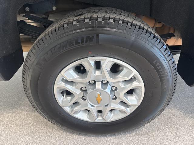 Photo of 2024 Summit White Chevrolet Silverado 3500