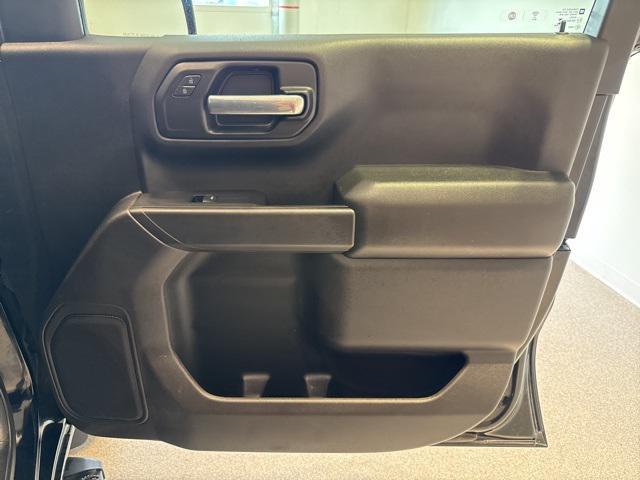 Photo of 2021 Black Chevrolet Silverado 1500