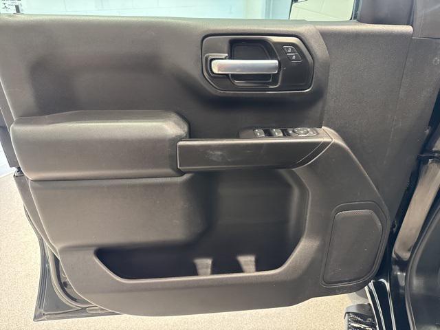 Photo of 2021 Black Chevrolet Silverado 1500