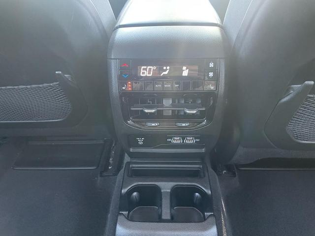 Photo of 2021 Bright White Clearcoat Jeep Grand Cherokee L