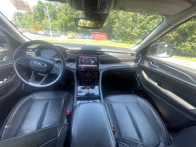 Photo of 2021 Bright White Clearcoat Jeep Grand Cherokee L