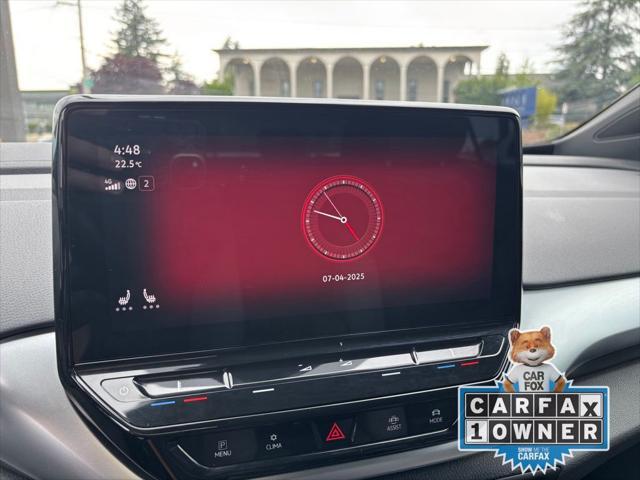 Photo of 2021 Glacier White Metallic Volkswagen ID.4