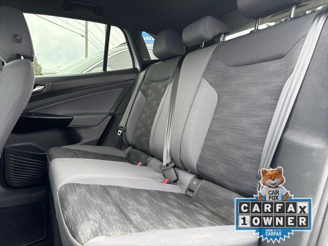 Photo of 2021 Glacier White Metallic Volkswagen ID.4