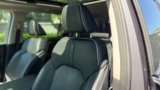 Photo of 2023 Lunar Silver Metallic Honda Pilot