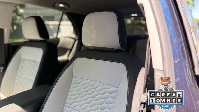 Photo of 2020 Midnight Blue Metallic Chevrolet Equinox
