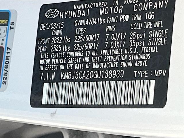 Photo of 2016 Dazzling White Hyundai TUCSON