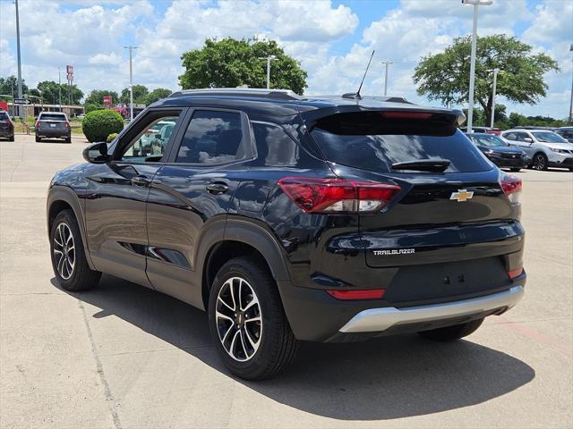 Photo of 2024 Mosaic Black Metallic Chevrolet Trailblazer