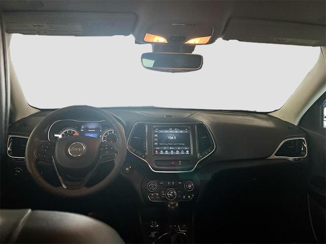 Photo of 2022 Granite Crystal Metallic Clearcoat Jeep Cherokee