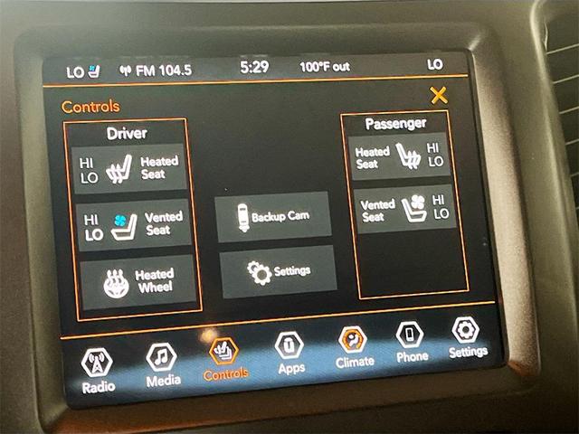 Photo of 2022 Granite Crystal Metallic Clearcoat Jeep Cherokee