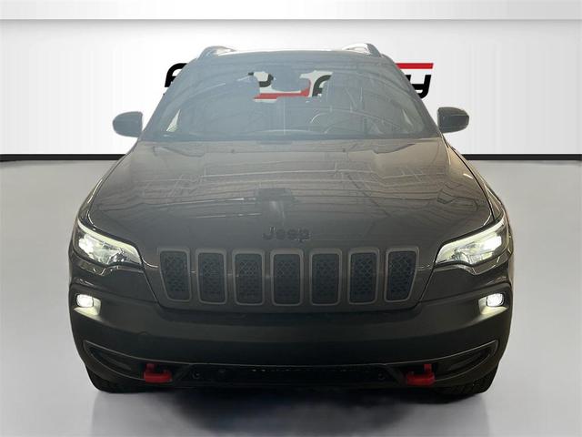 Photo of 2022 Granite Crystal Metallic Clearcoat Jeep Cherokee