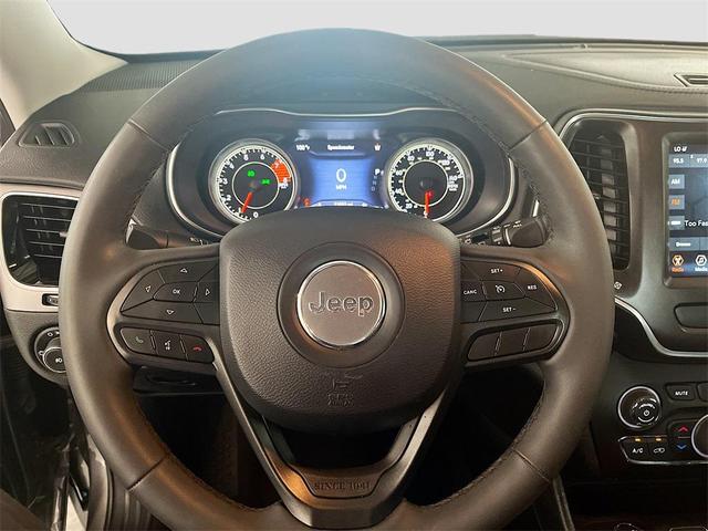 Photo of 2022 Granite Crystal Metallic Clearcoat Jeep Cherokee