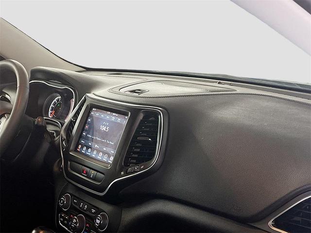Photo of 2022 Granite Crystal Metallic Clearcoat Jeep Cherokee
