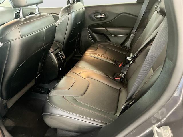 Photo of 2022 Granite Crystal Metallic Clearcoat Jeep Cherokee