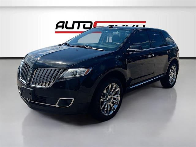 Photo of 2014 Tuxedo Black Metallic Lincoln MKX