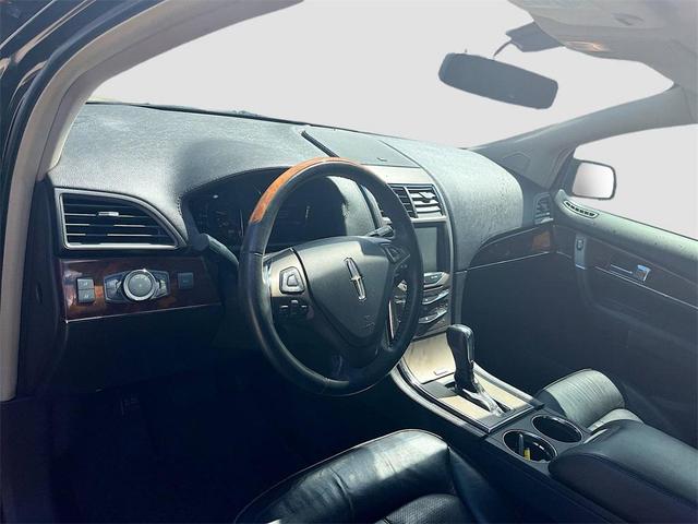Photo of 2014 Tuxedo Black Metallic Lincoln MKX