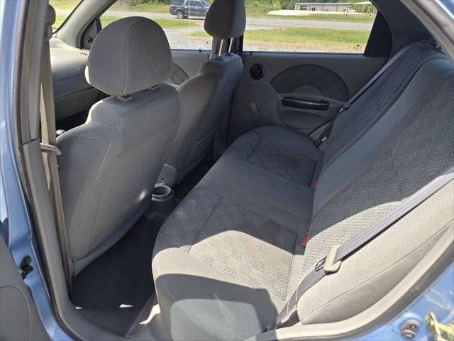 Photo of 2005 Blue Chevrolet Aveo