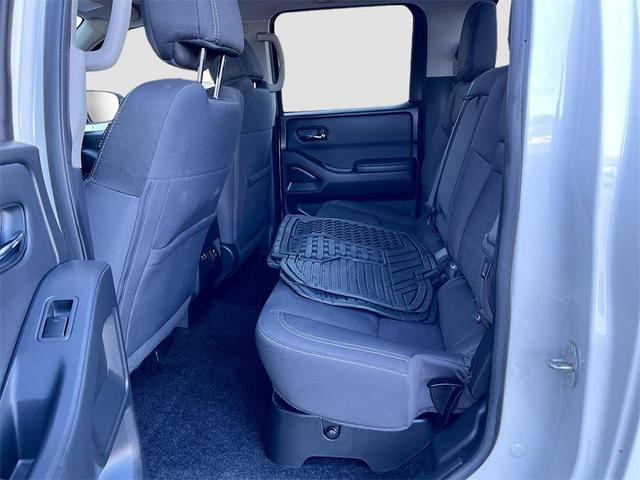 Photo of 2022 Glacier White Nissan Frontier