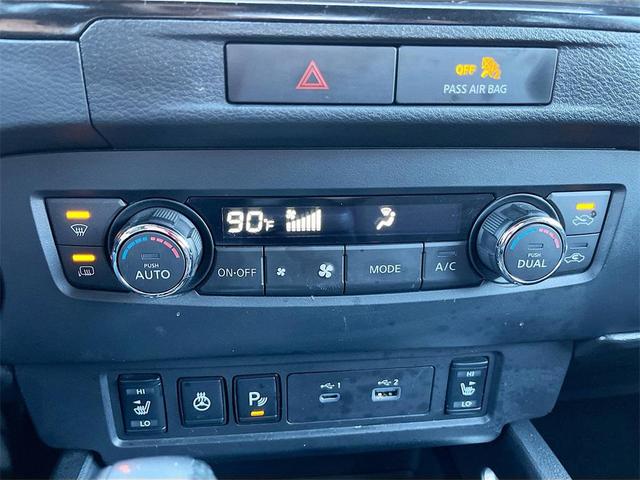 Photo of 2022 Glacier White Nissan Frontier