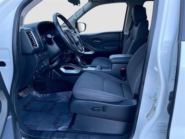 Photo of 2022 Glacier White Nissan Frontier