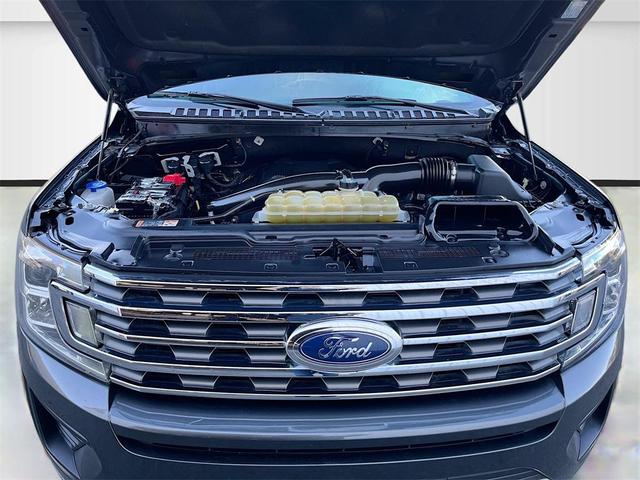 Photo of 2021 Magnetic Metallic Ford Expedition Max