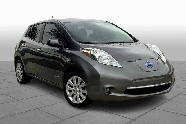 Photo of 2017 Gun Metallic Nissan Leaf