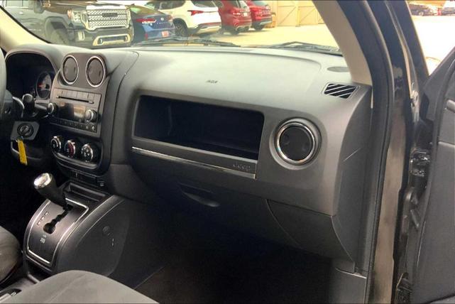 Photo of 2014 Black Clearcoat Jeep Patriot