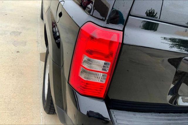 Photo of 2014 Black Clearcoat Jeep Patriot