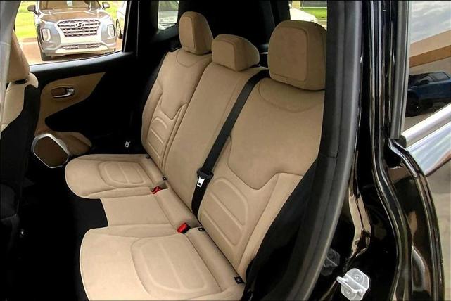 Photo of 2018 Black Jeep Renegade