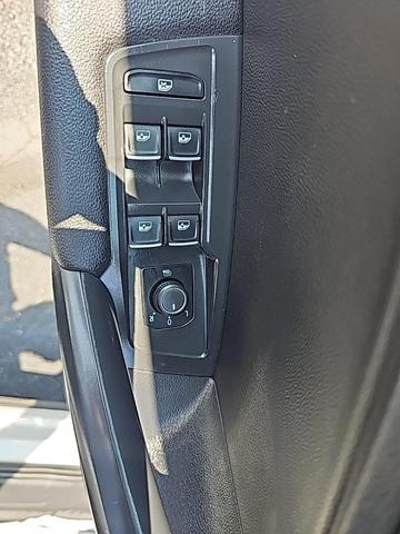 Photo of 2021 Pure White Volkswagen Tiguan