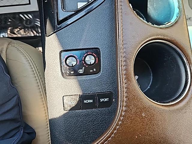 Photo of 2018 Blizzard Pearl Toyota Avalon