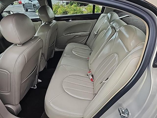 Photo of 2008 Gold Mist Metallic Buick Lucerne