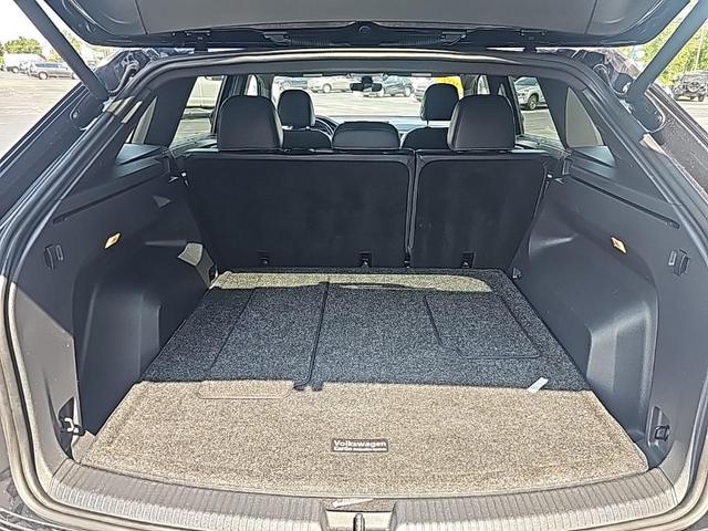 Photo of 2020 Deep Black Volkswagen Atlas Cross Sport