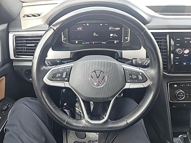 Photo of 2020 Deep Black Volkswagen Atlas Cross Sport