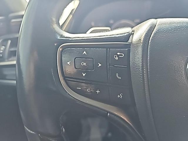 Photo of 2019 Eminent White Pearl Lexus ES 300h
