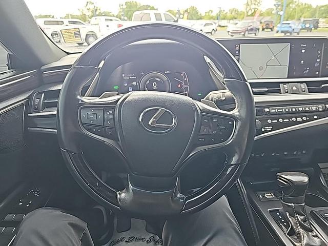 Photo of 2019 Eminent White Pearl Lexus ES 300h