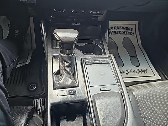 Photo of 2019 Eminent White Pearl Lexus ES 300h