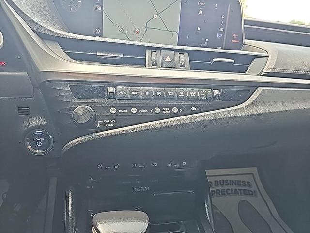 Photo of 2019 Eminent White Pearl Lexus ES 300h